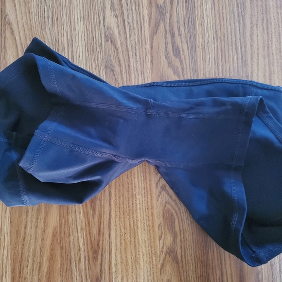 Fabletics Shorts - Picture 3 of 4